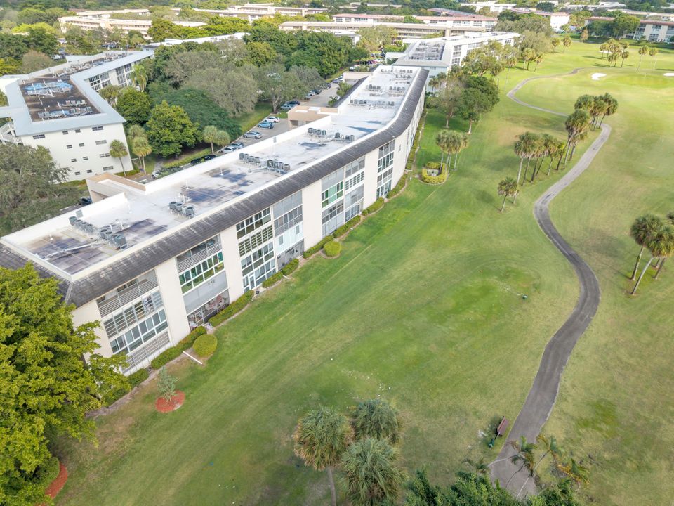 For Sale: $217,500 (2 beds, 2 baths, 1156 Square Feet)