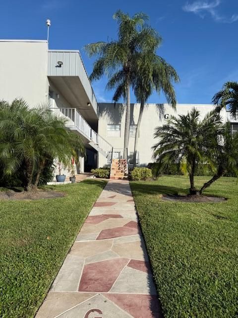 For Sale: $150,000 (2 beds, 2 baths, 920 Square Feet)