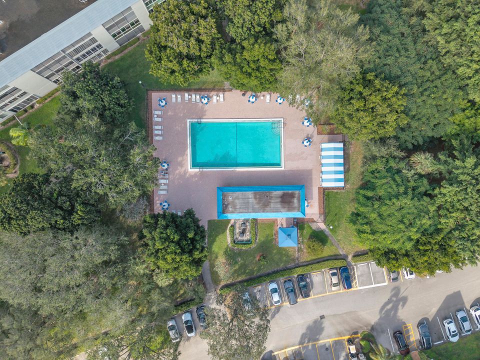 For Sale: $217,500 (2 beds, 2 baths, 1156 Square Feet)