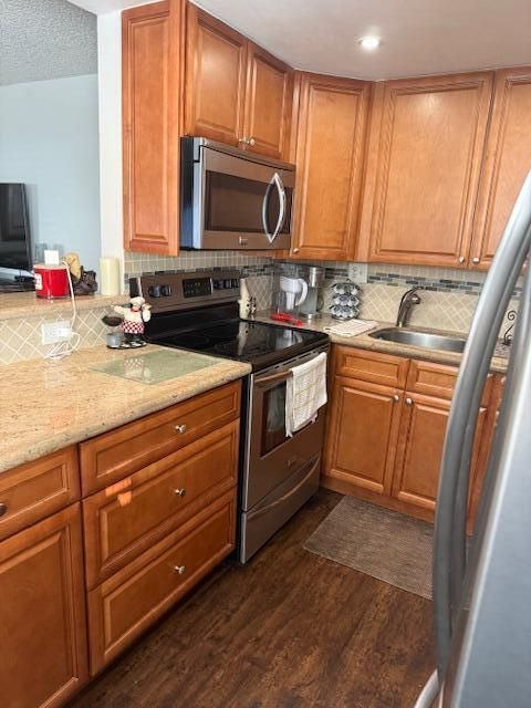 For Sale: $150,000 (2 beds, 2 baths, 920 Square Feet)