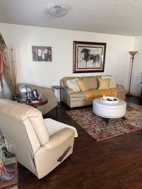 For Sale: $150,000 (2 beds, 2 baths, 920 Square Feet)