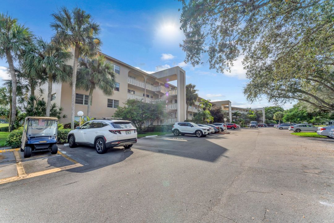 For Sale: $217,500 (2 beds, 2 baths, 1156 Square Feet)