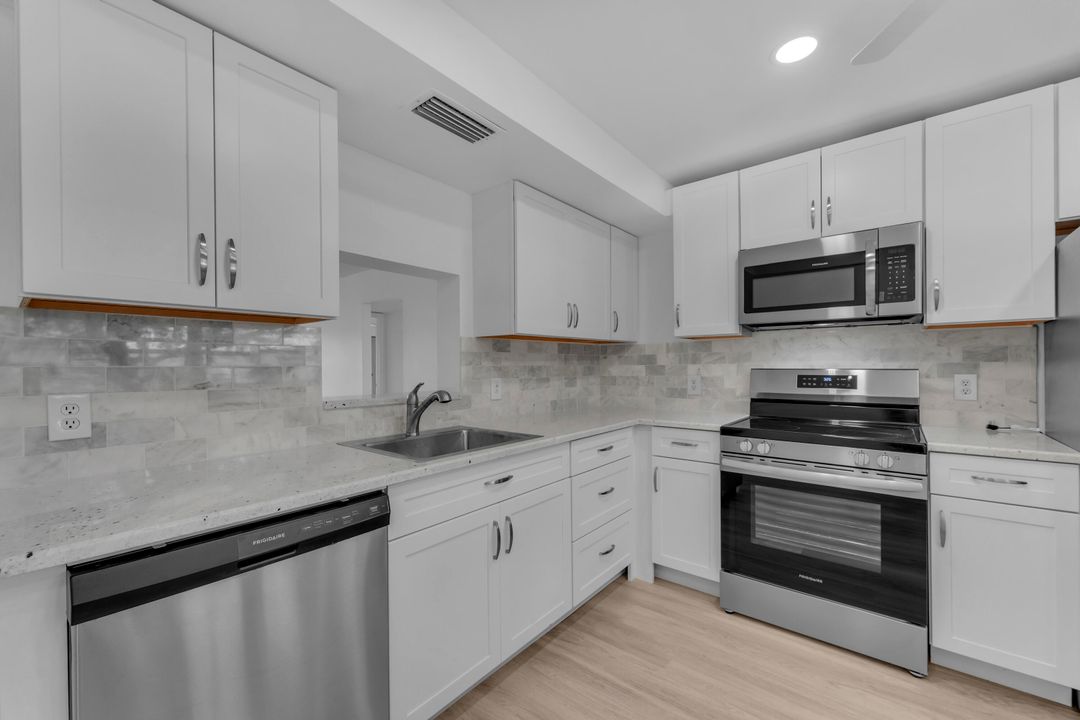 For Sale: $217,500 (2 beds, 2 baths, 1156 Square Feet)