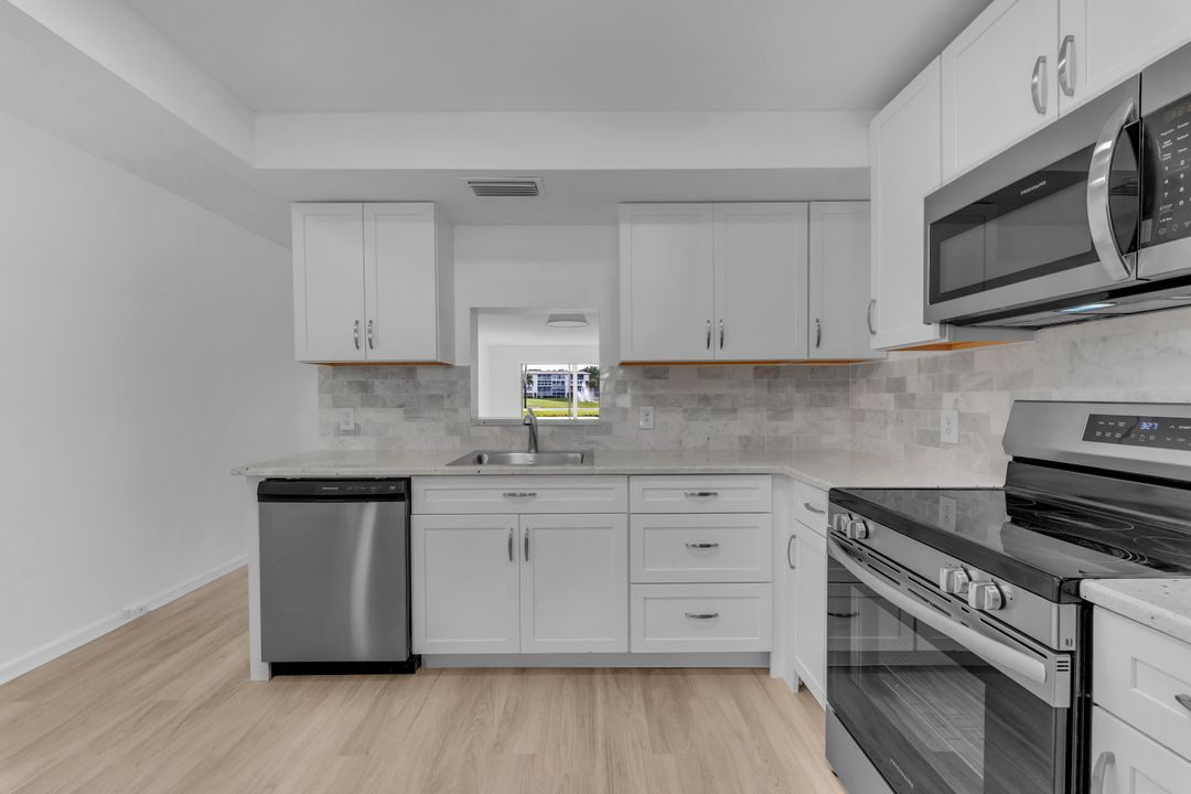 For Sale: $217,500 (2 beds, 2 baths, 1156 Square Feet)