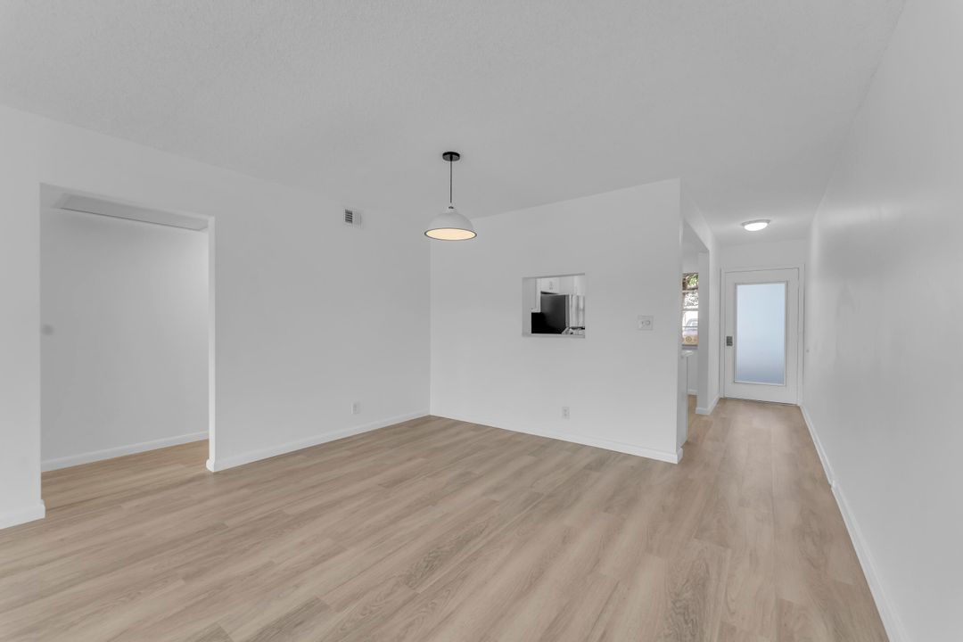 For Sale: $217,500 (2 beds, 2 baths, 1156 Square Feet)