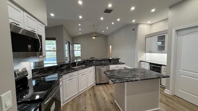 For Sale: $1,099,999 (4 beds, 3 baths, 2525 Square Feet)