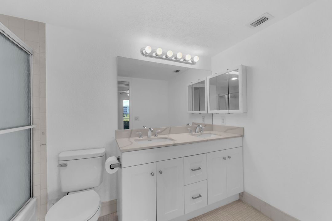 For Sale: $217,500 (2 beds, 2 baths, 1156 Square Feet)