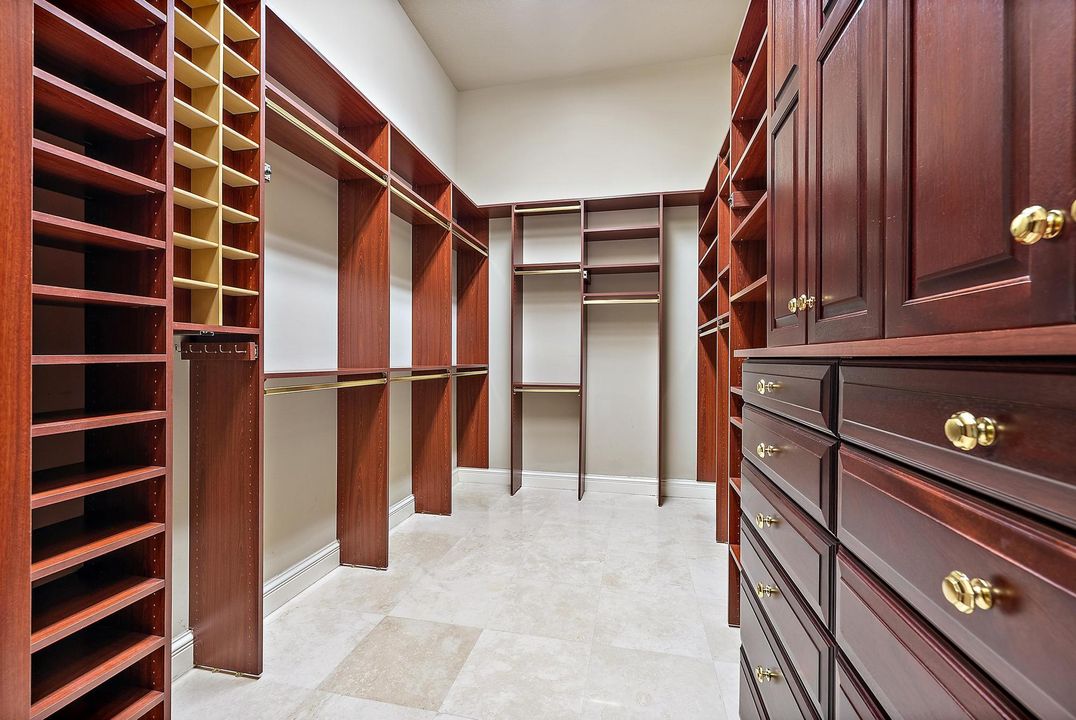 En Venta: $2,875,000 (4 camas, 4 baños, 5915 Pies cuadrados)