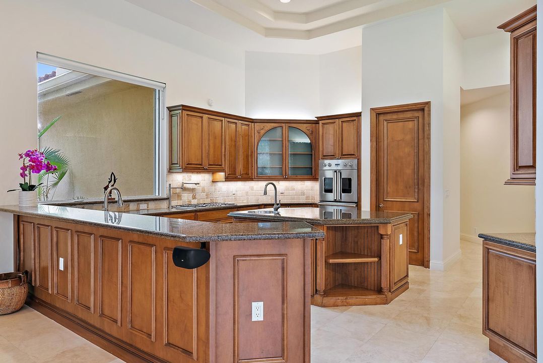 En Venta: $2,875,000 (4 camas, 4 baños, 5915 Pies cuadrados)