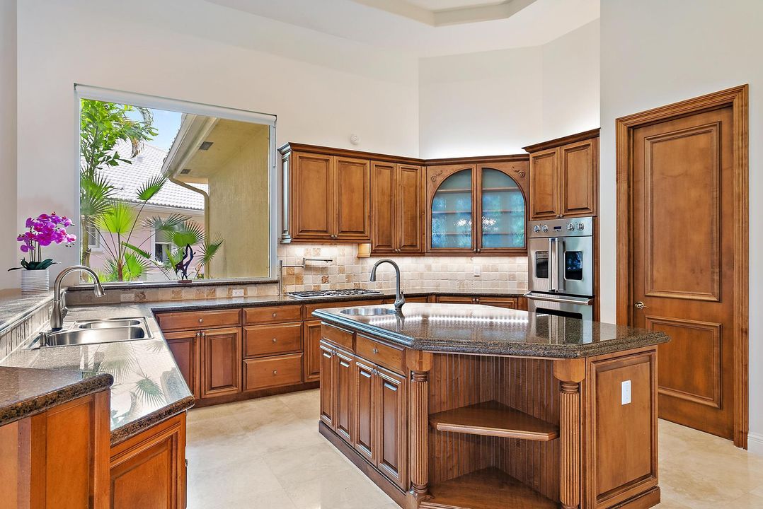 En Venta: $2,875,000 (4 camas, 4 baños, 5915 Pies cuadrados)