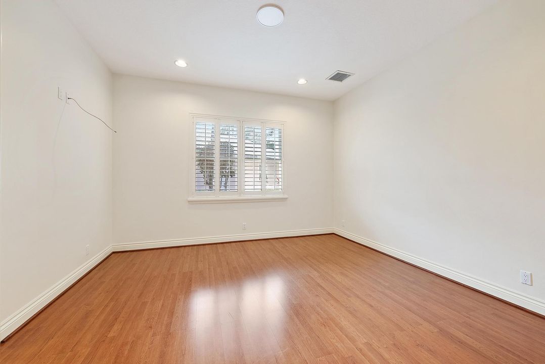 En Venta: $2,875,000 (4 camas, 4 baños, 5915 Pies cuadrados)