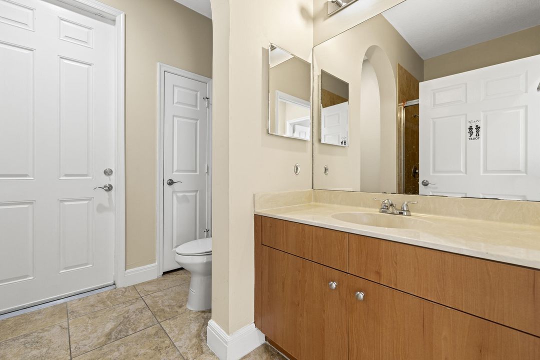 На продажу: $825,000 (6 спален, 4 ванн, 3257 Квадратных фут)