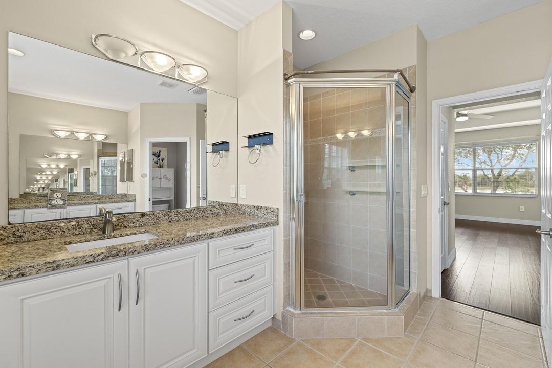 На продажу: $825,000 (6 спален, 4 ванн, 3257 Квадратных фут)