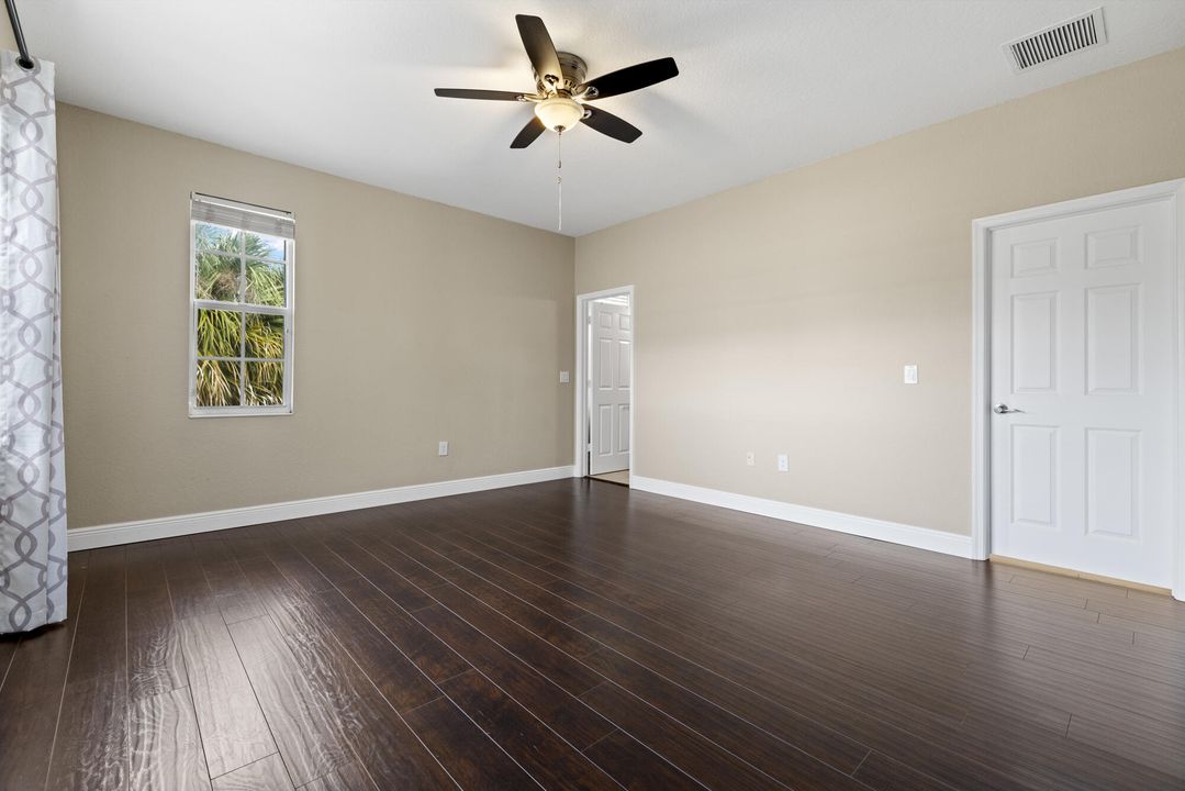 На продажу: $825,000 (6 спален, 4 ванн, 3257 Квадратных фут)