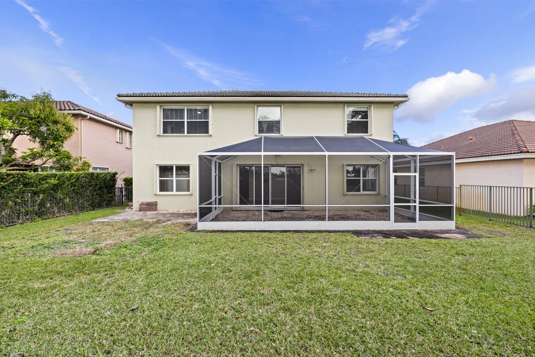 На продажу: $825,000 (6 спален, 4 ванн, 3257 Квадратных фут)