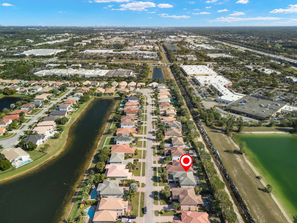 На продажу: $825,000 (6 спален, 4 ванн, 3257 Квадратных фут)