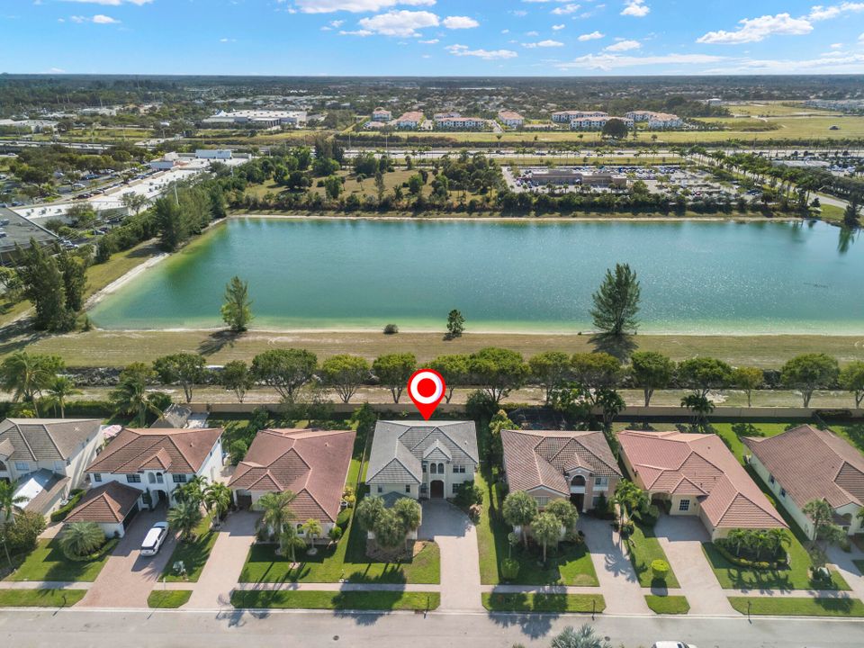 На продажу: $825,000 (6 спален, 4 ванн, 3257 Квадратных фут)