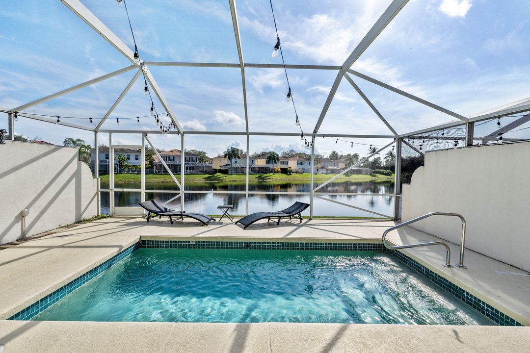 En Venta: $469,000 (3 camas, 2 baños, 1500 Pies cuadrados)