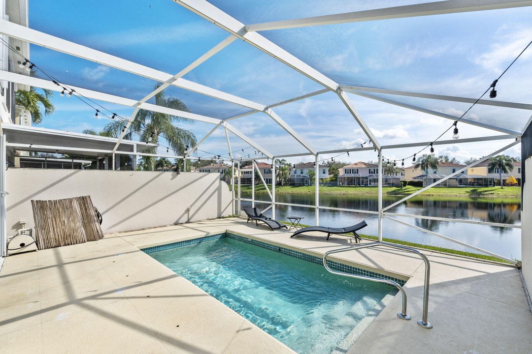 En Venta: $469,000 (3 camas, 2 baños, 1500 Pies cuadrados)