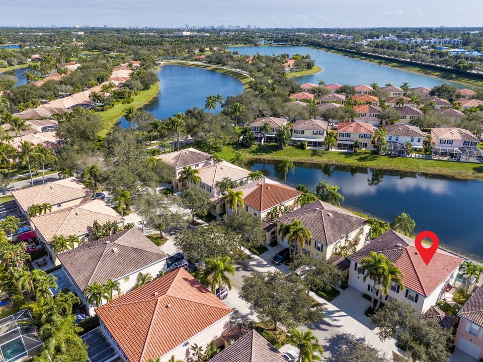 En Venta: $469,000 (3 camas, 2 baños, 1500 Pies cuadrados)