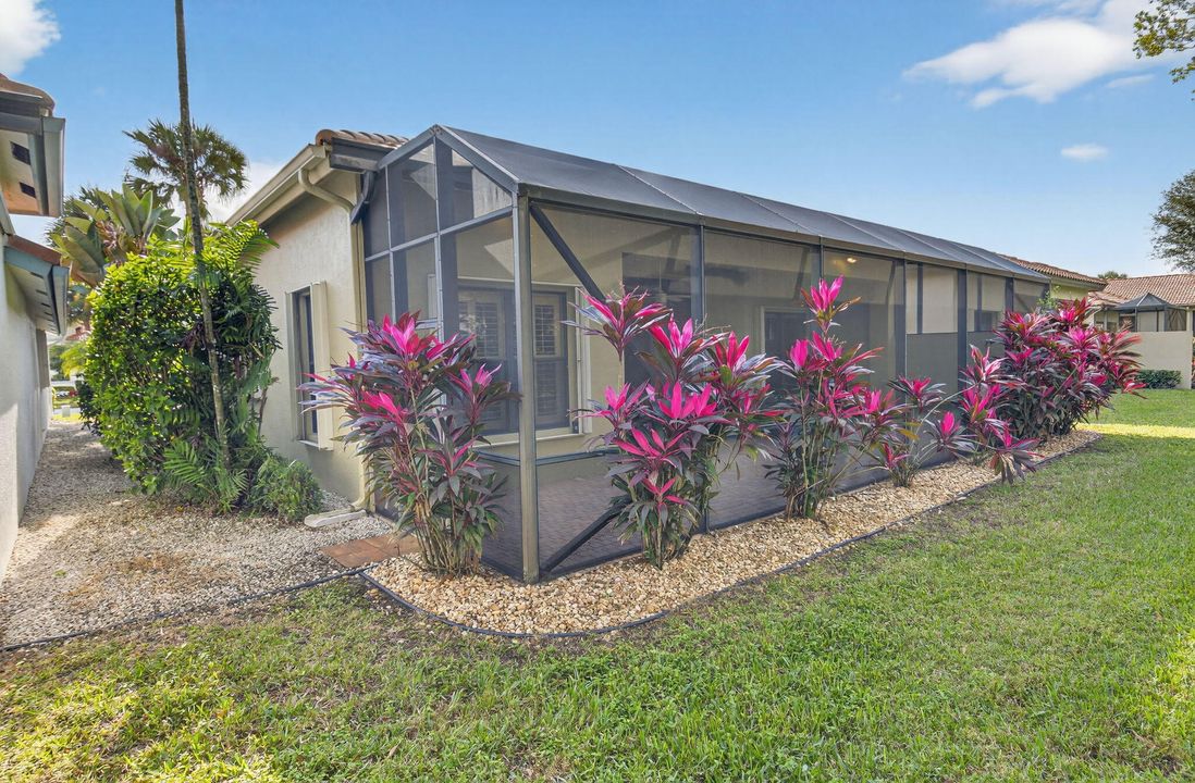 For Sale: $574,900 (3 beds, 2 baths, 1917 Square Feet)