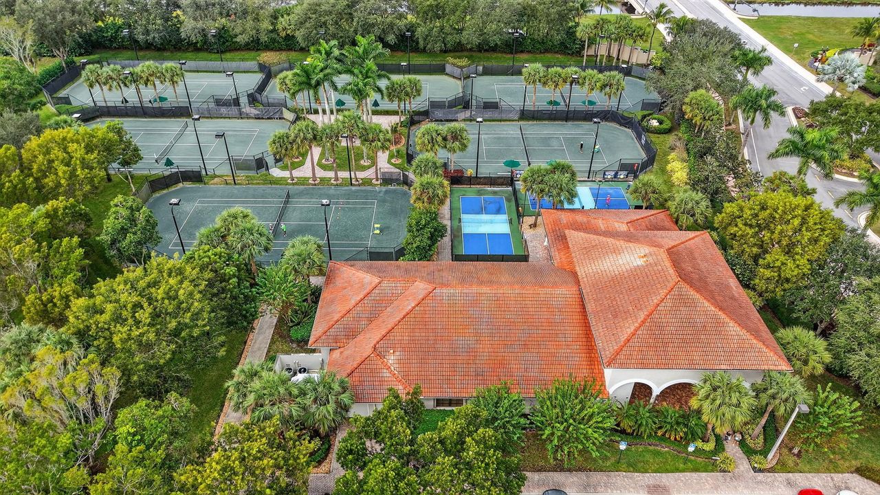 For Sale: $574,900 (3 beds, 2 baths, 1917 Square Feet)