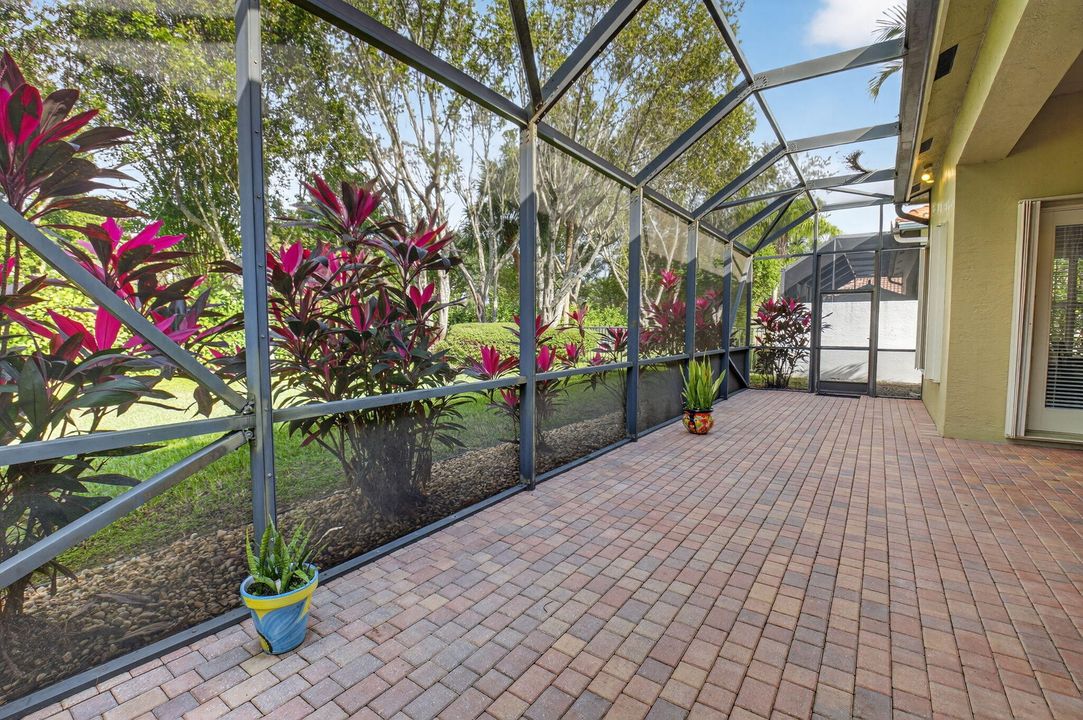 For Sale: $574,900 (3 beds, 2 baths, 1917 Square Feet)