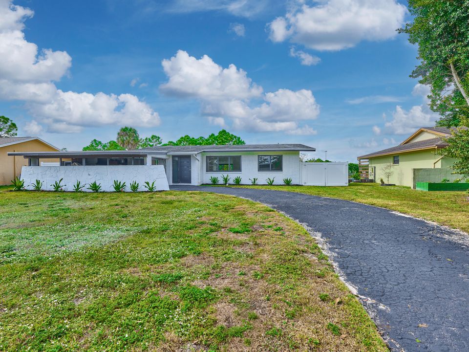 For Sale: $495,000 (3 beds, 2 baths, 1701 Square Feet)