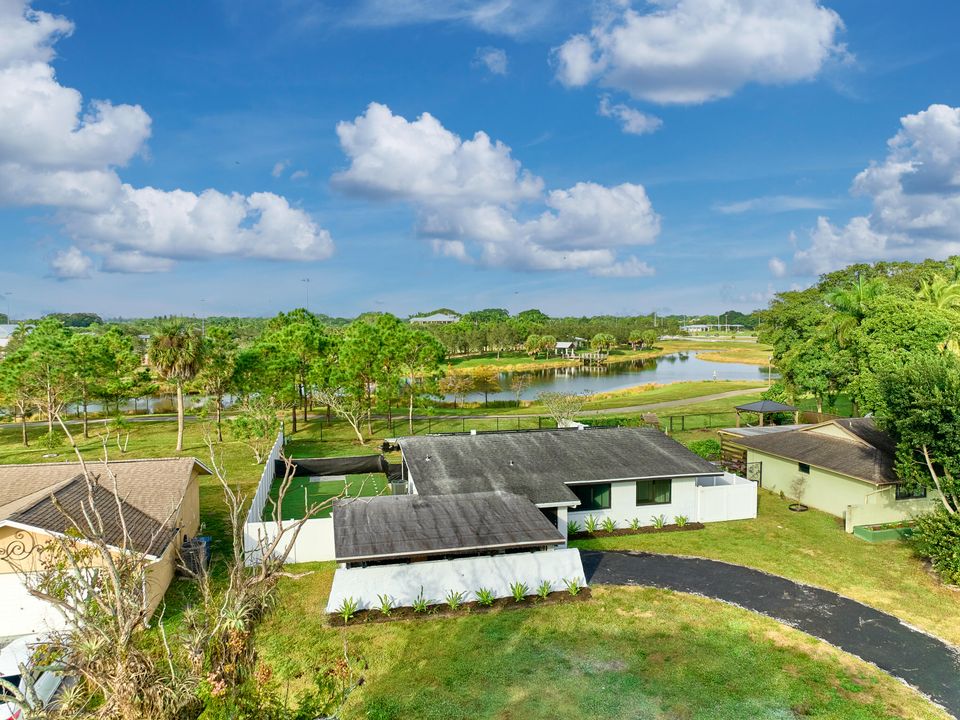 For Sale: $495,000 (3 beds, 2 baths, 1701 Square Feet)