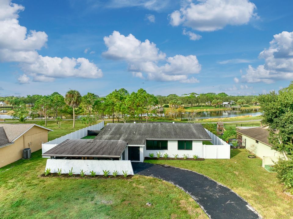 For Sale: $495,000 (3 beds, 2 baths, 1701 Square Feet)