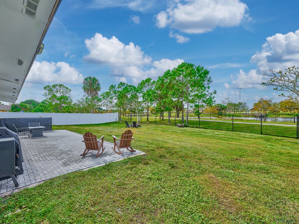 For Sale: $495,000 (3 beds, 2 baths, 1701 Square Feet)