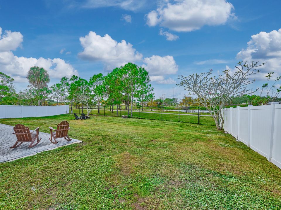 For Sale: $495,000 (3 beds, 2 baths, 1701 Square Feet)