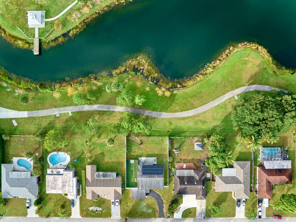 For Sale: $495,000 (3 beds, 2 baths, 1701 Square Feet)