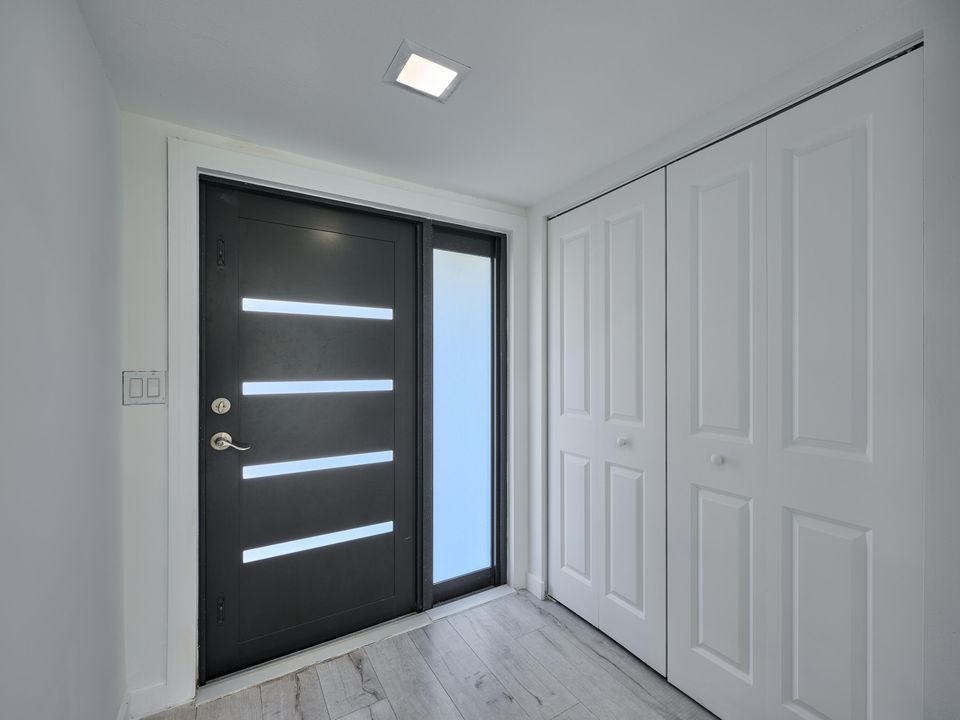 For Sale: $495,000 (3 beds, 2 baths, 1701 Square Feet)