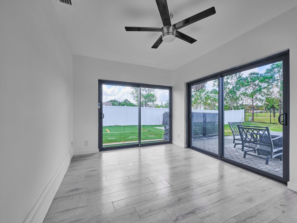 For Sale: $495,000 (3 beds, 2 baths, 1701 Square Feet)