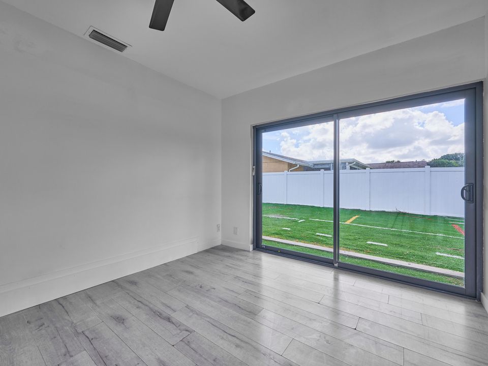 For Sale: $495,000 (3 beds, 2 baths, 1701 Square Feet)