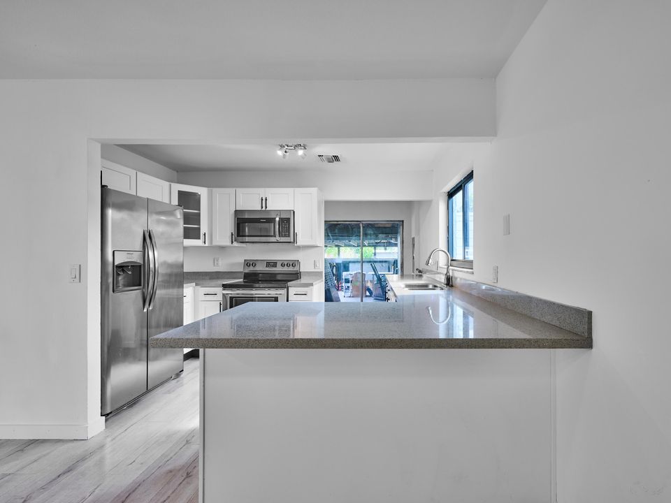 For Sale: $495,000 (3 beds, 2 baths, 1701 Square Feet)