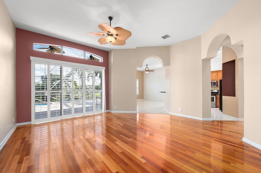 For Sale: $489,900 (2 beds, 2 baths, 2211 Square Feet)