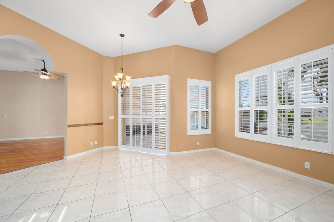 For Sale: $489,900 (2 beds, 2 baths, 2211 Square Feet)