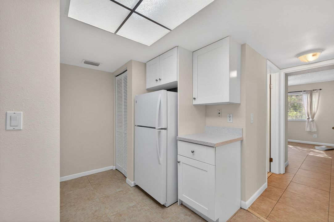 For Sale: $230,000 (2 beds, 2 baths, 986 Square Feet)
