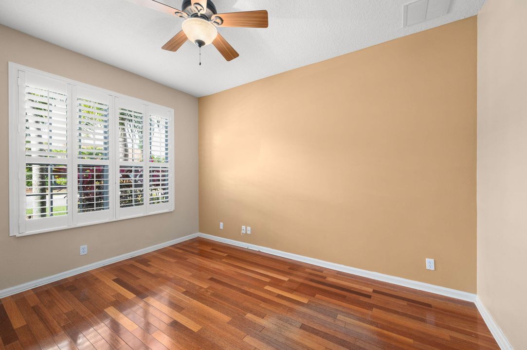 For Sale: $489,900 (2 beds, 2 baths, 2211 Square Feet)