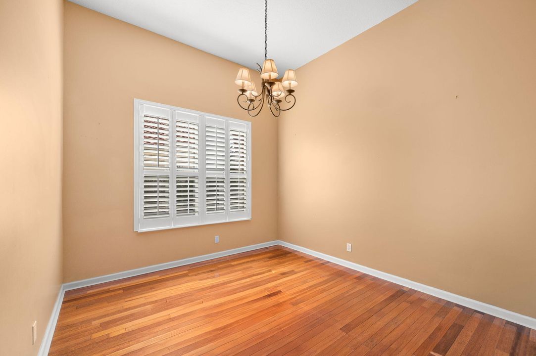 For Sale: $489,900 (2 beds, 2 baths, 2211 Square Feet)