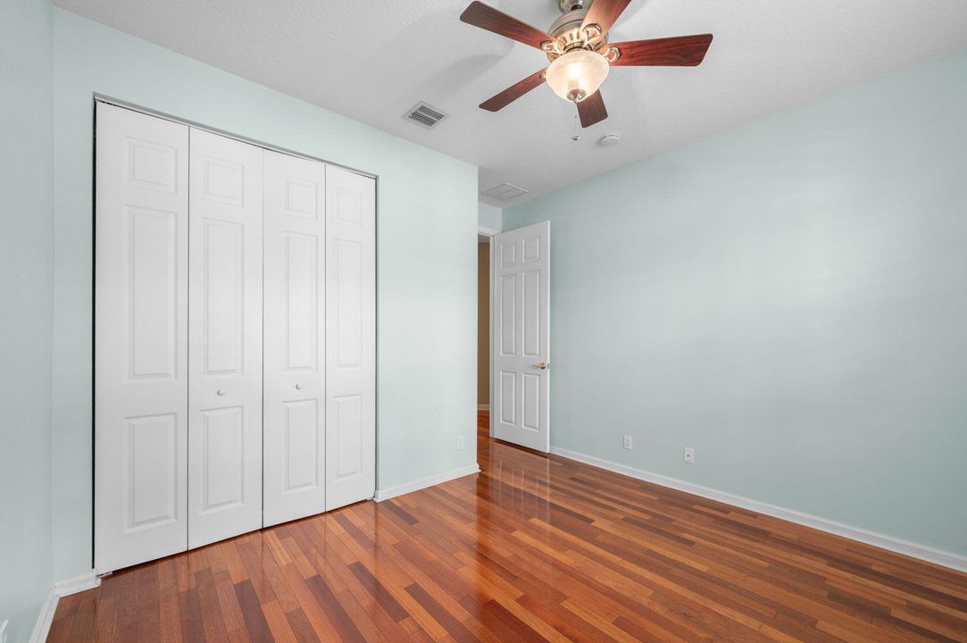 For Sale: $489,900 (2 beds, 2 baths, 2211 Square Feet)