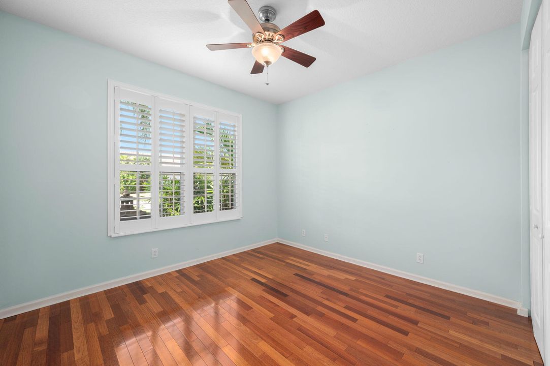 For Sale: $489,900 (2 beds, 2 baths, 2211 Square Feet)