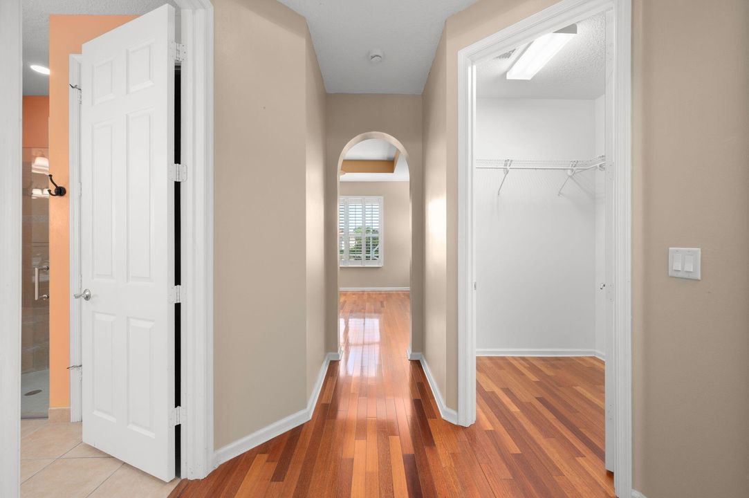 For Sale: $489,900 (2 beds, 2 baths, 2211 Square Feet)