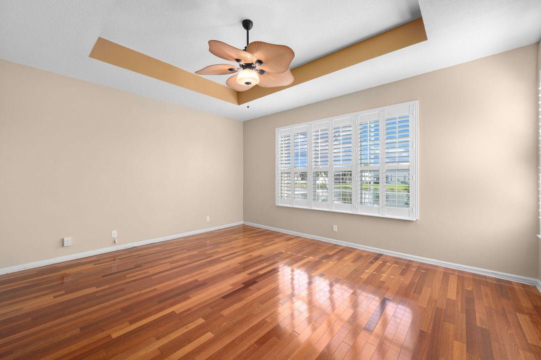 For Sale: $489,900 (2 beds, 2 baths, 2211 Square Feet)