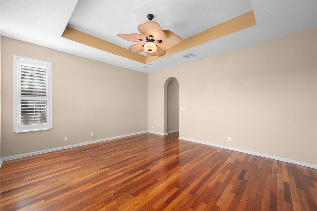 For Sale: $489,900 (2 beds, 2 baths, 2211 Square Feet)