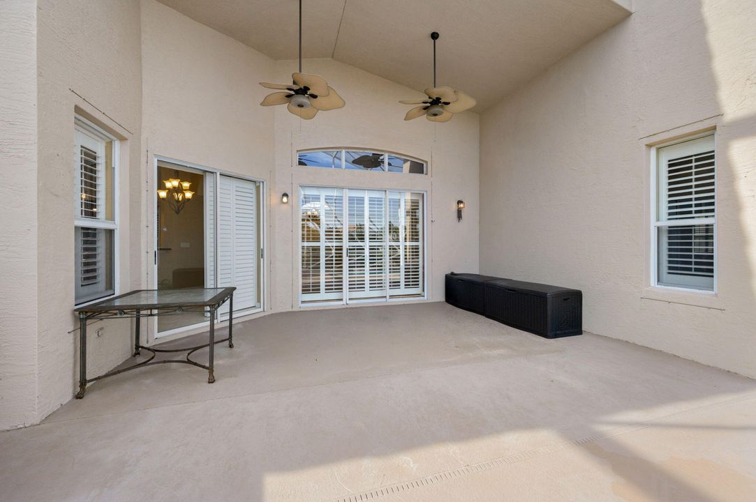 For Sale: $489,900 (2 beds, 2 baths, 2211 Square Feet)