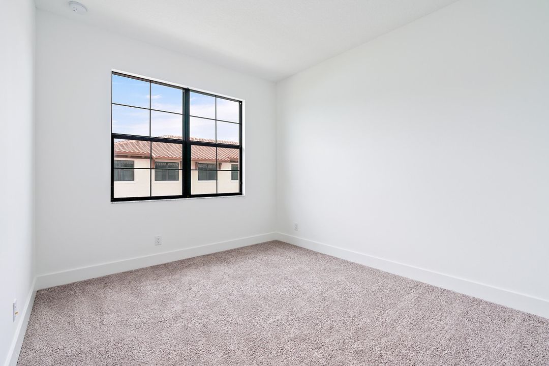 En Renta: $5,250 (4 camas, 3 baños, 2252 Pies cuadrados)