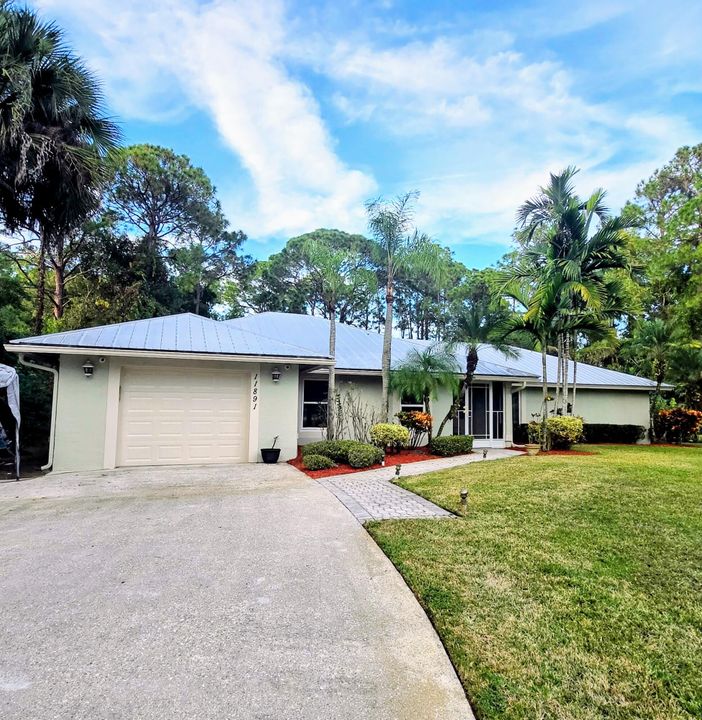 For Sale: $795,000 (4 beds, 2 baths, 1896 Square Feet)